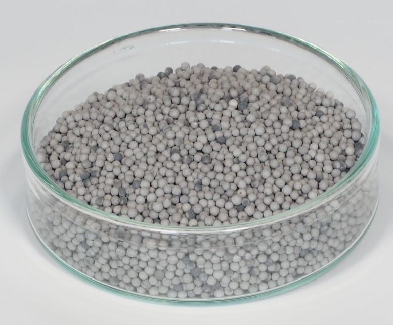 Ammonia reforming catalyst